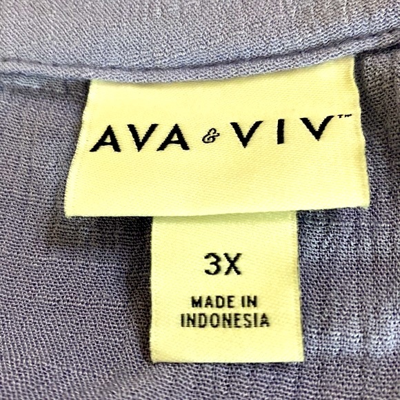 Gift Sold tnester Avi & Viv periwinkle wrap top - Picture 5 of 7